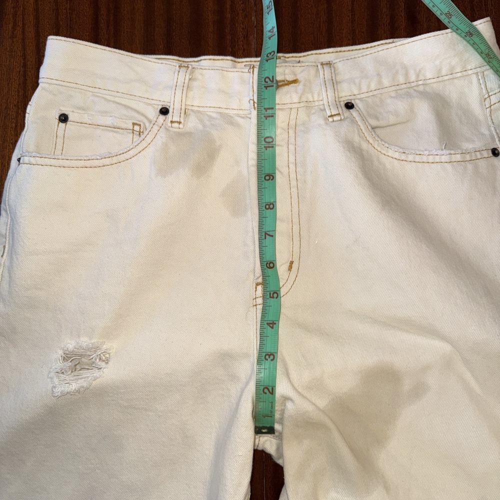 BDG Urban Outfitters Cowboy Jeans Women's Size 31 Ivory Distressed Raw Hem - Picture 7 of 8